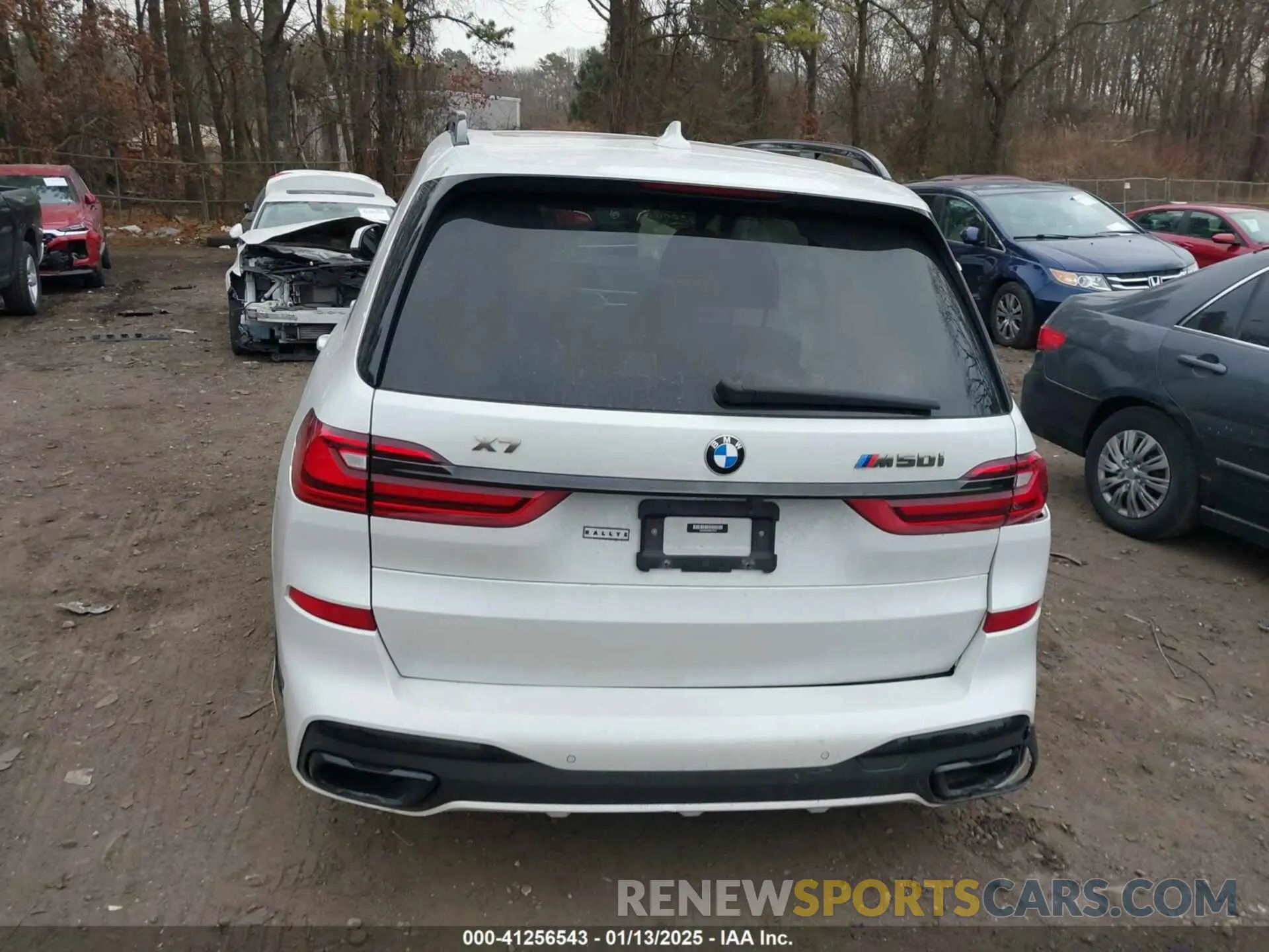 16 Photograph of a damaged car 5UXCX6C00N9K19775 BMW X7 2022