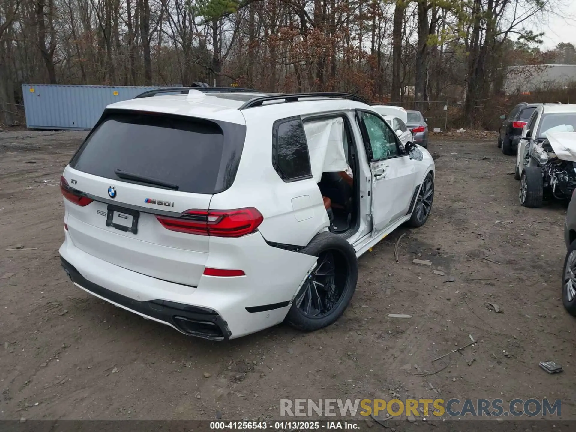 4 Photograph of a damaged car 5UXCX6C00N9K19775 BMW X7 2022