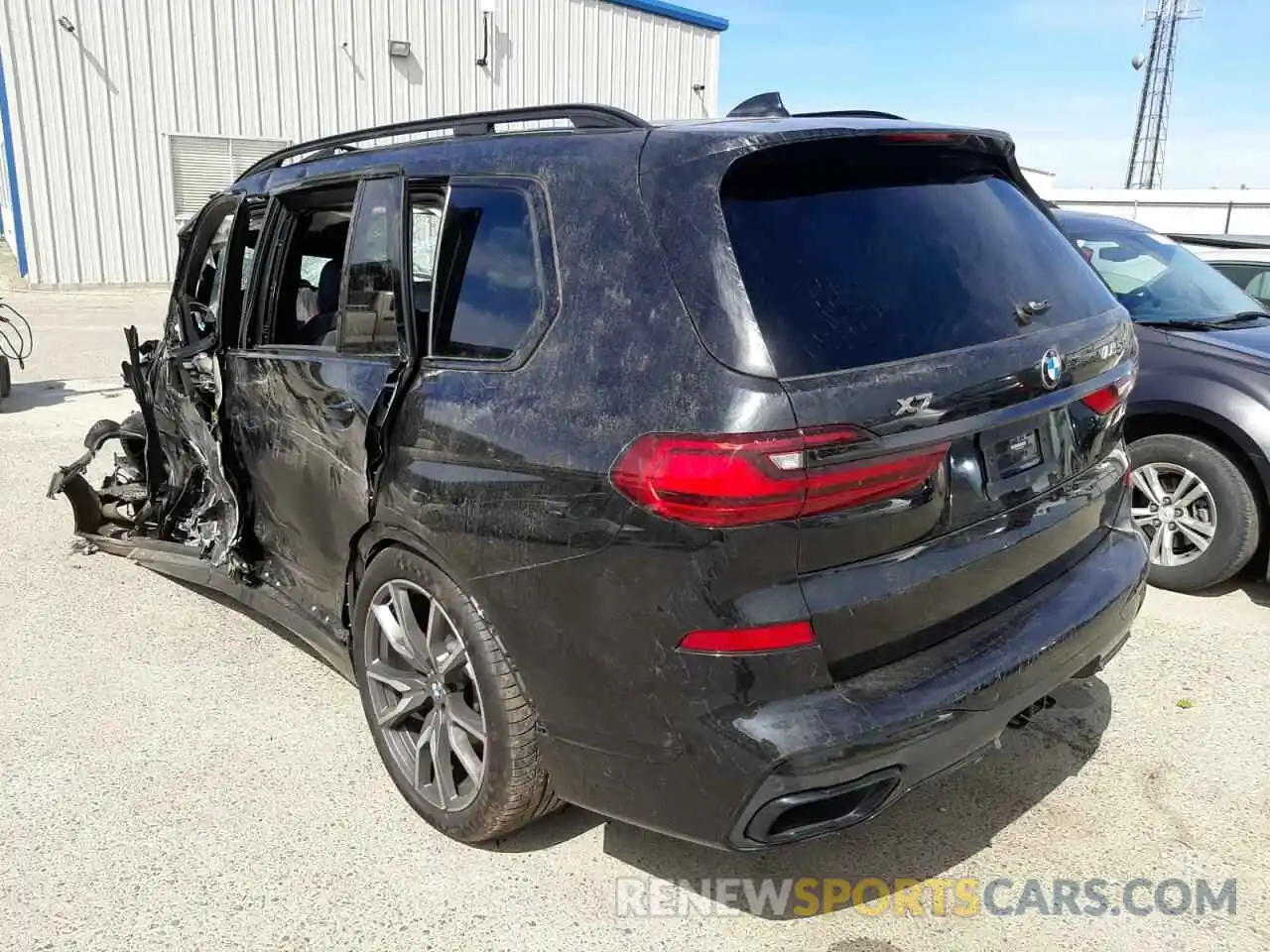 3 Photograph of a damaged car 5UXCX6C00N9K68068 BMW X7 2022