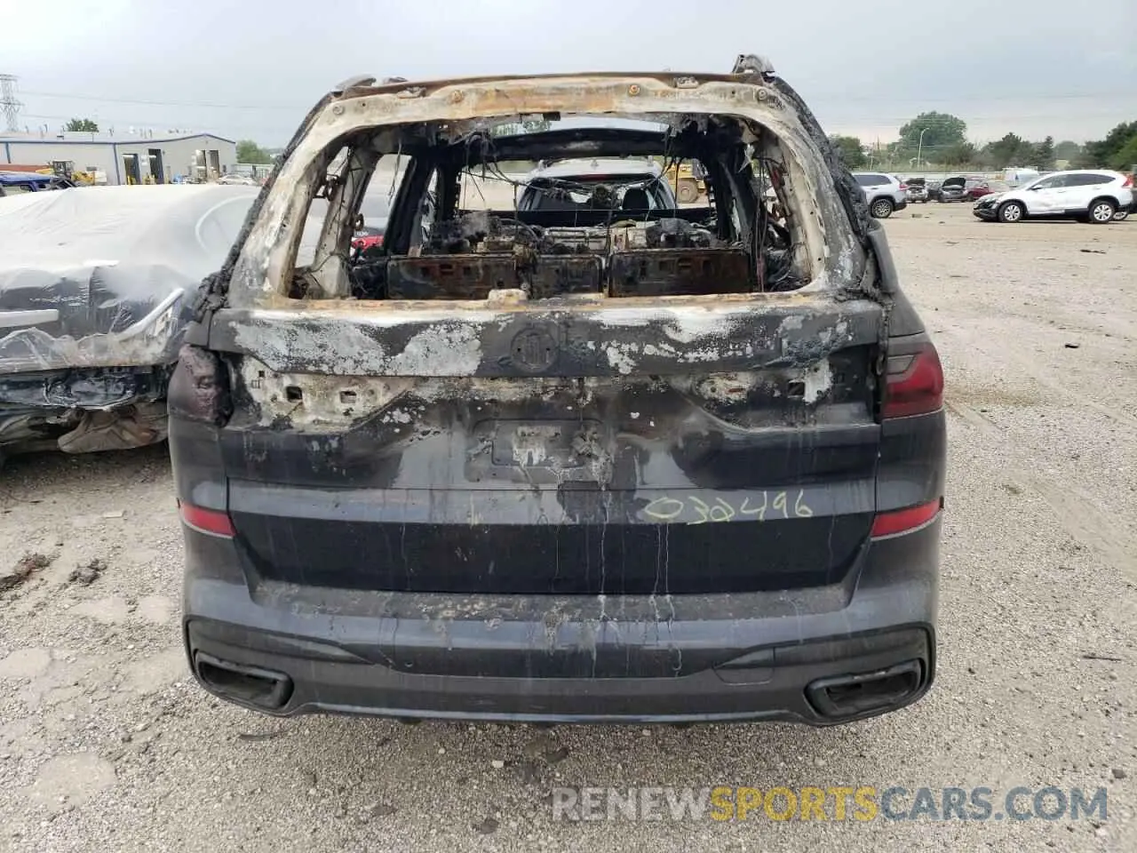 6 Photograph of a damaged car 5UXCX6C01N9K20496 BMW X7 2022