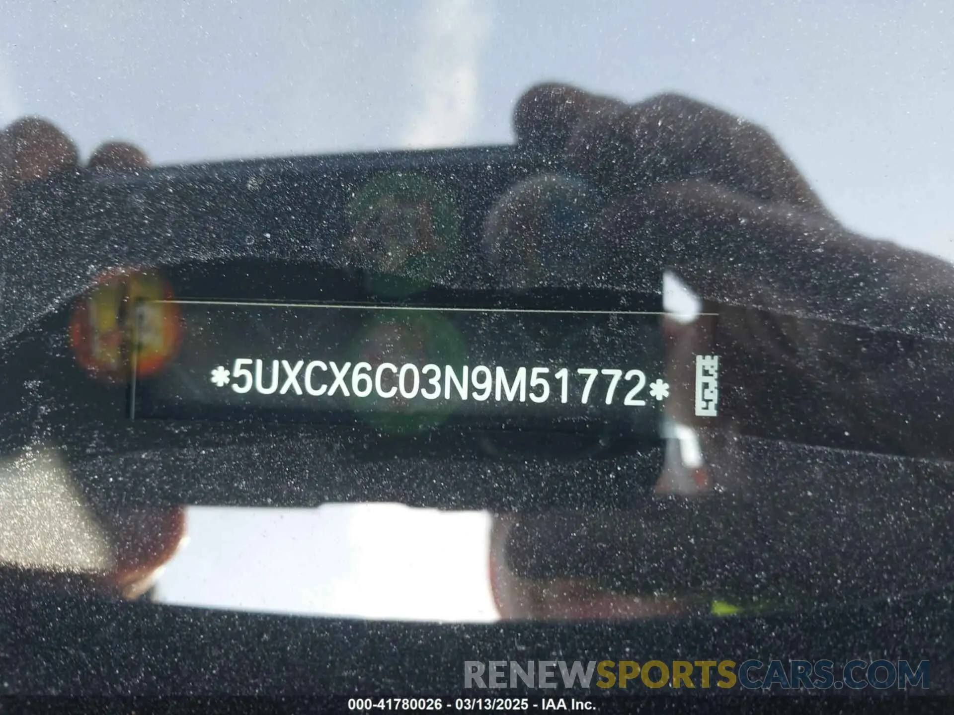 19 Photograph of a damaged car 5UXCX6C03N9M51772 BMW X7 2022
