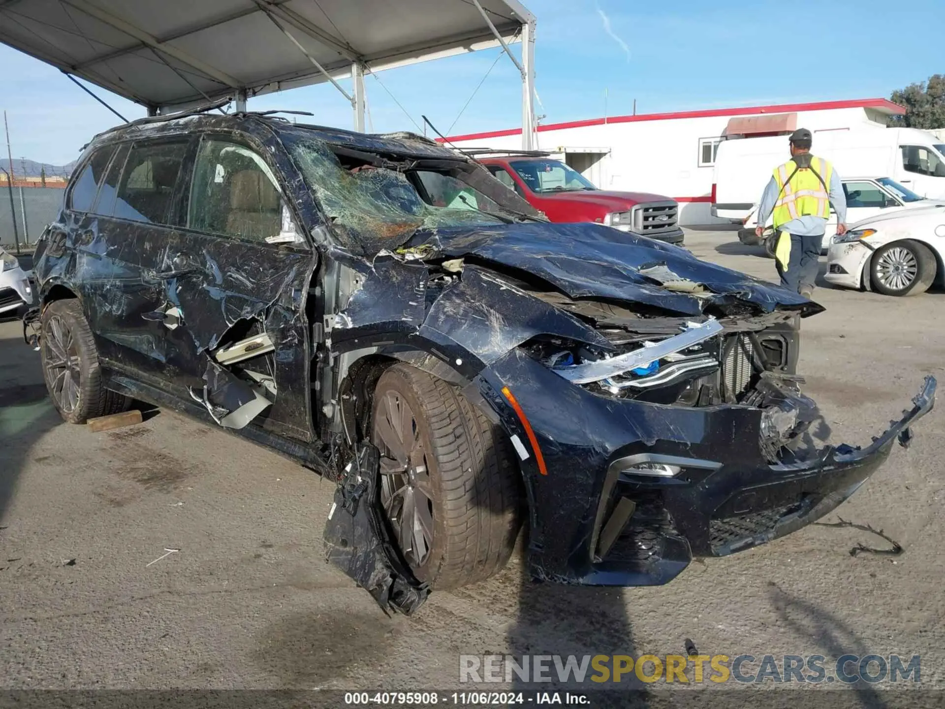 1 Photograph of a damaged car 5UXCX6C08N9M65716 BMW X7 2022