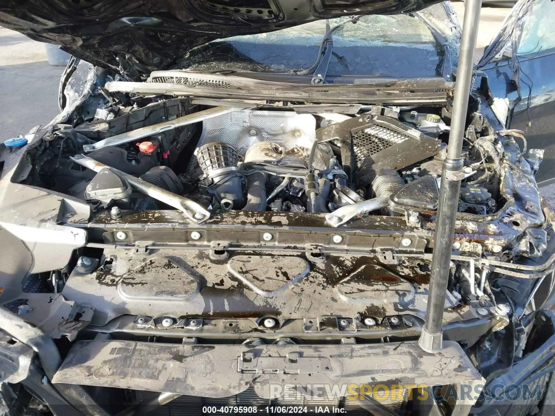 10 Photograph of a damaged car 5UXCX6C08N9M65716 BMW X7 2022
