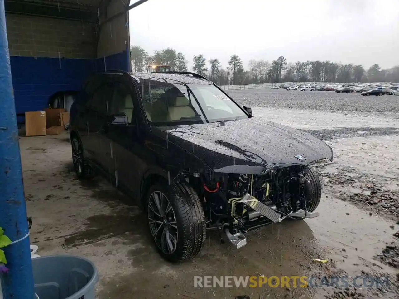 1 Photograph of a damaged car 5UXCX6C09N9K54556 BMW X7 2022