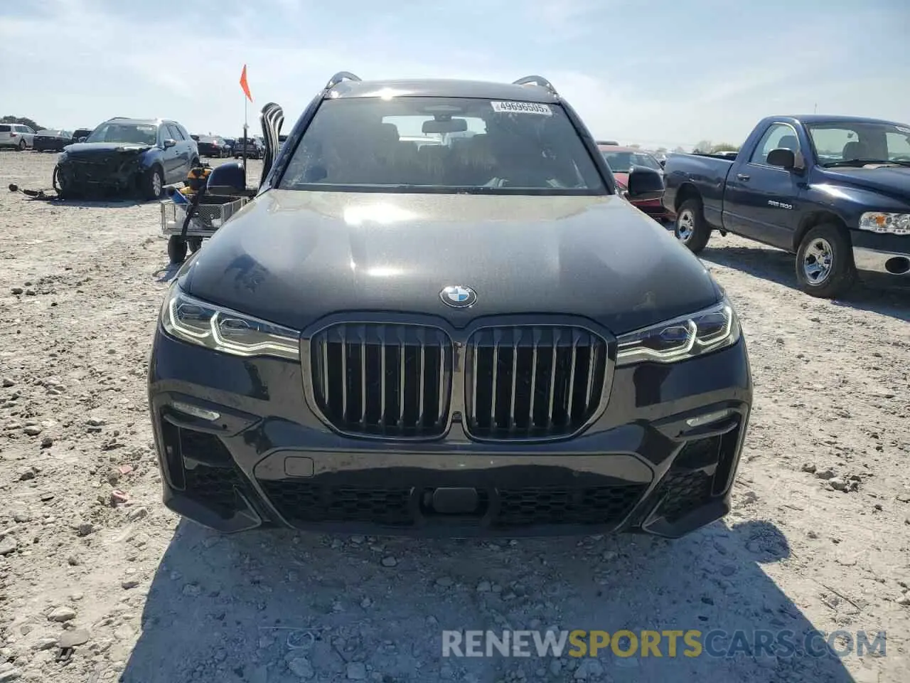 5 Photograph of a damaged car 5UXCX6C0XN9M94389 BMW X7 2022