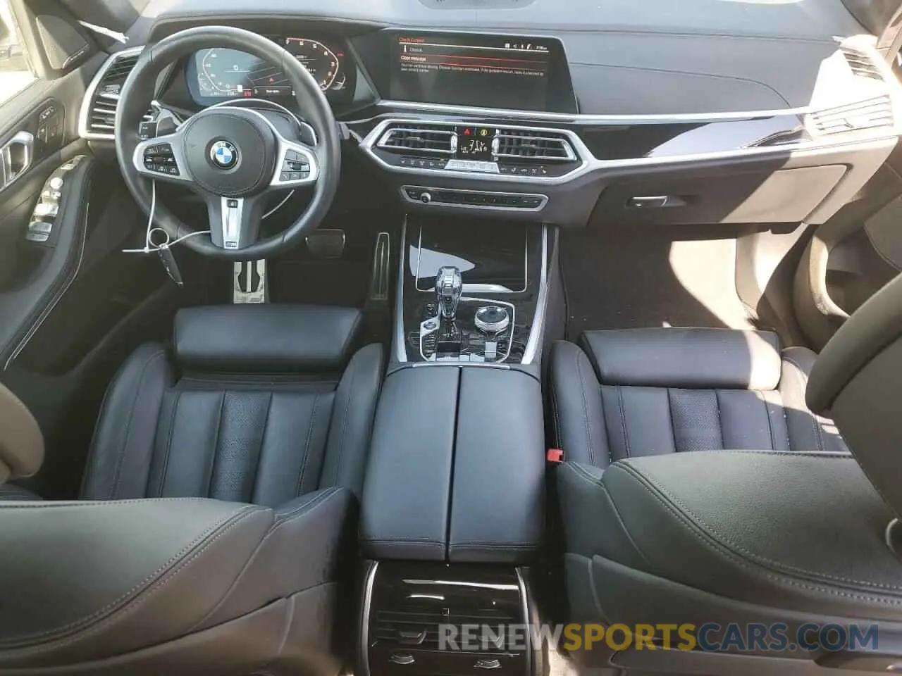 8 Photograph of a damaged car 5UXCX6C0XN9M94389 BMW X7 2022