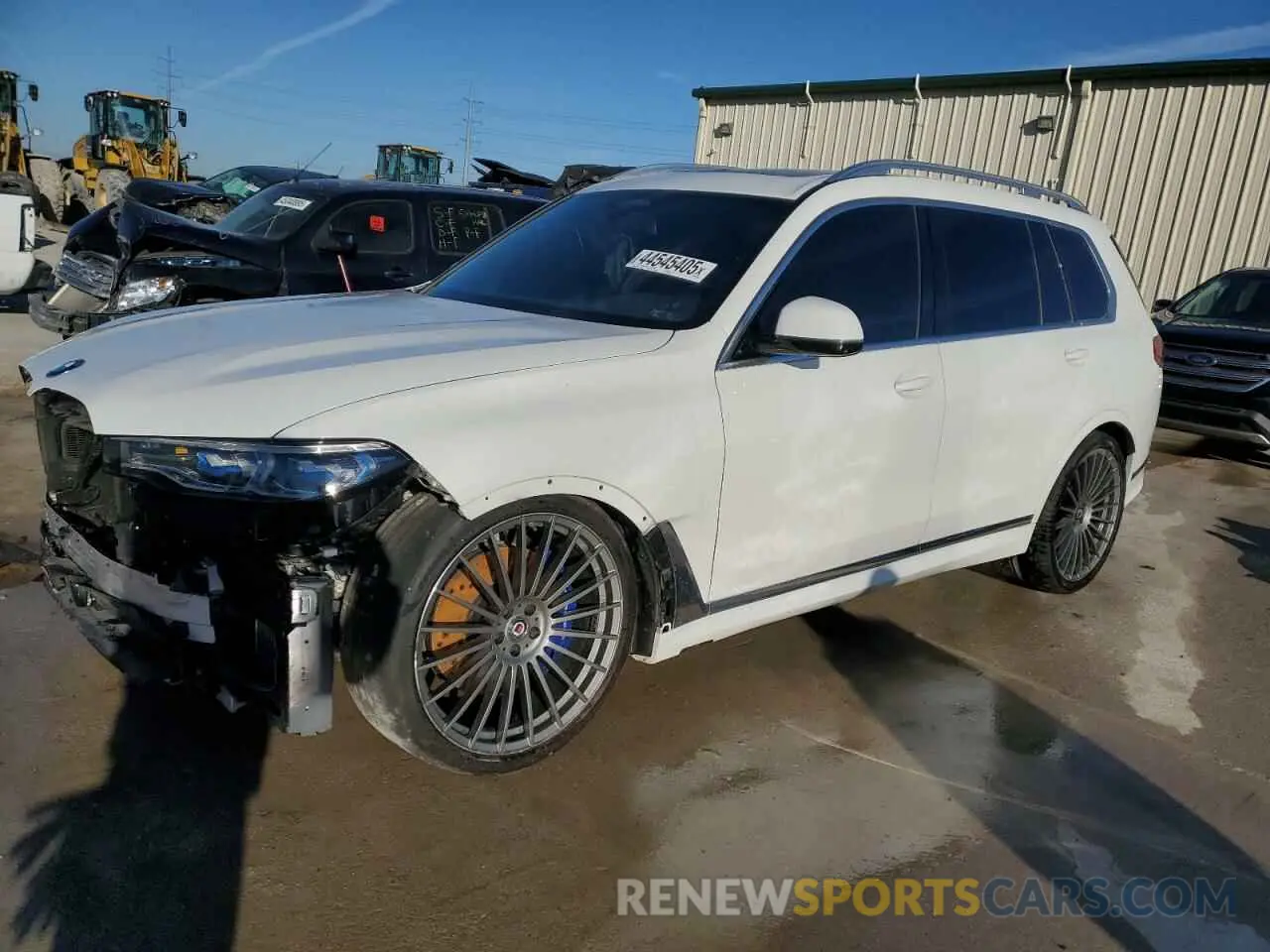 1 Photograph of a damaged car 5UXCX6C14N9M36450 BMW X7 2022