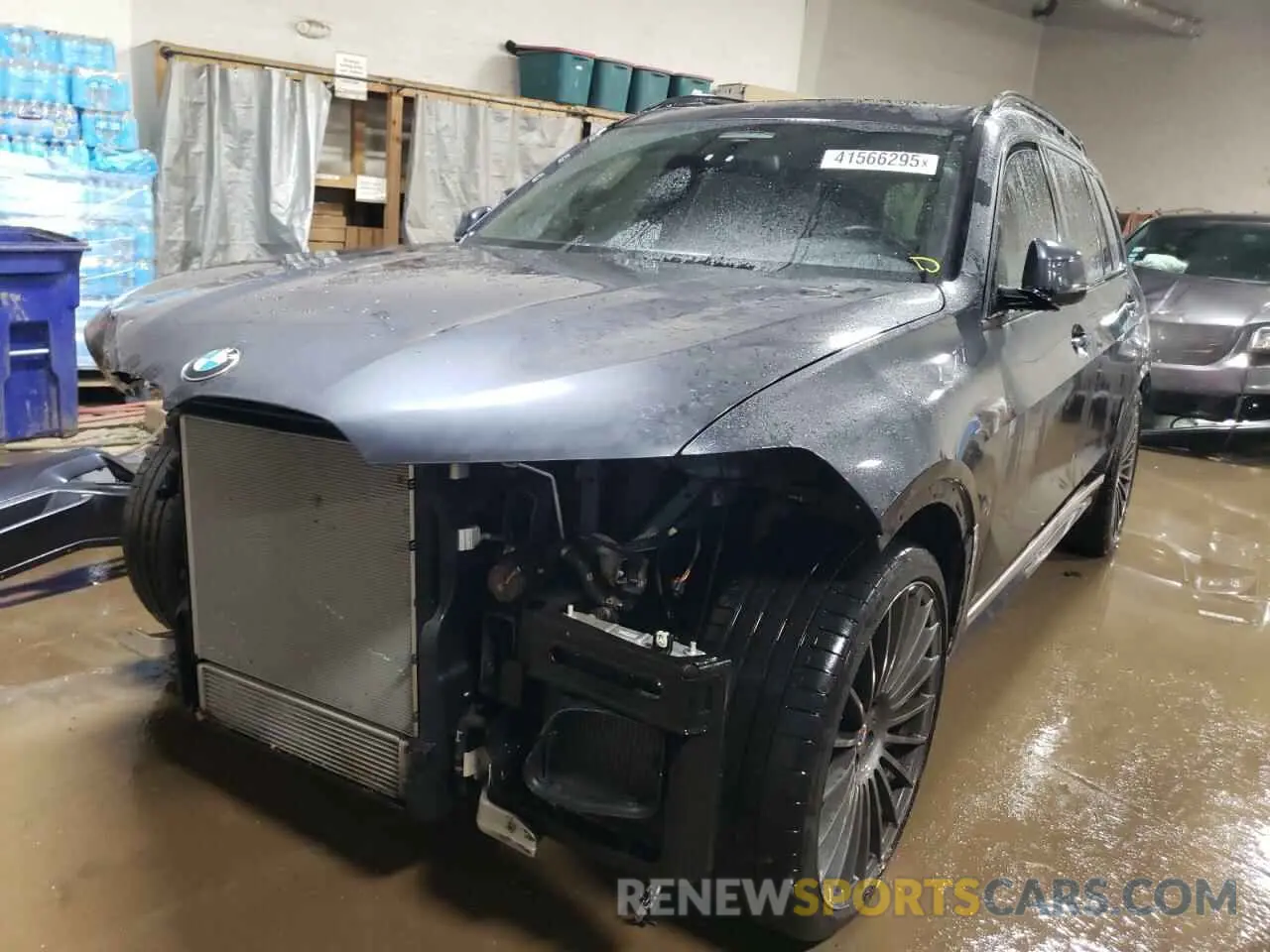 1 Photograph of a damaged car 5UXCX6C19N9N06296 BMW X7 2022