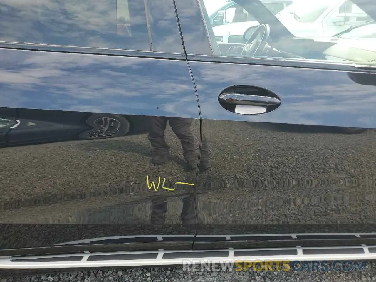 13 Photograph of a damaged car 5UX23EM00P9N46972 BMW X7 2023