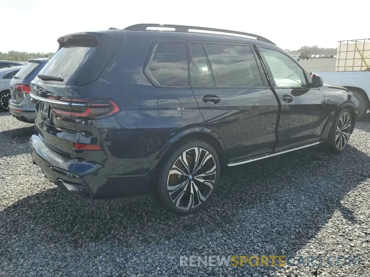 3 Photograph of a damaged car 5UX23EM00P9N46972 BMW X7 2023