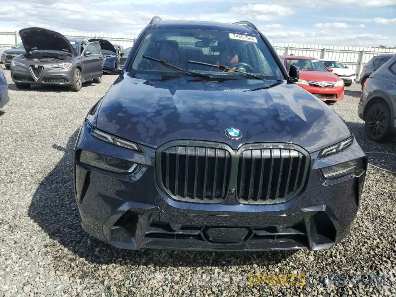 5 Photograph of a damaged car 5UX23EM00P9N46972 BMW X7 2023