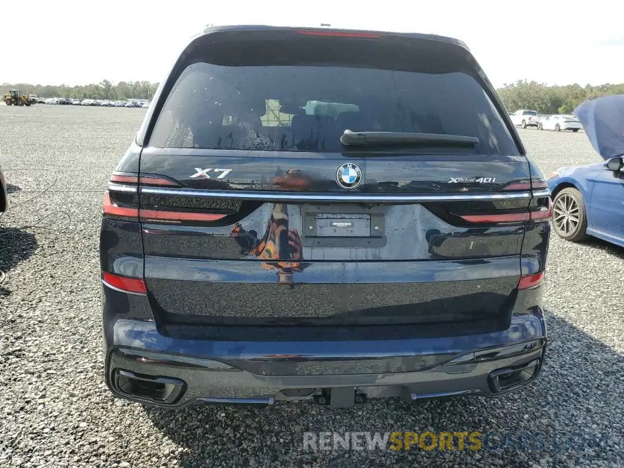 6 Photograph of a damaged car 5UX23EM00P9N46972 BMW X7 2023