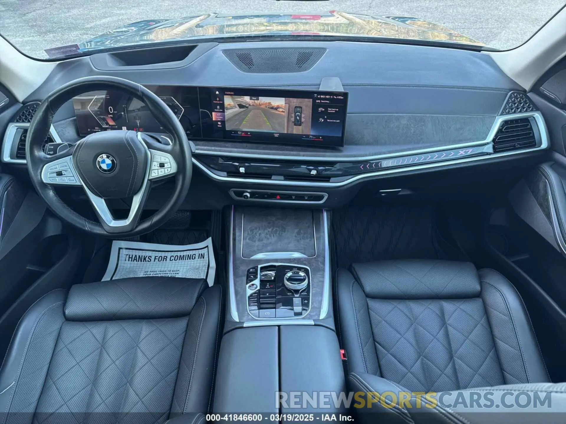6 Photograph of a damaged car 5UX23EM00P9N53758 BMW X7 2023