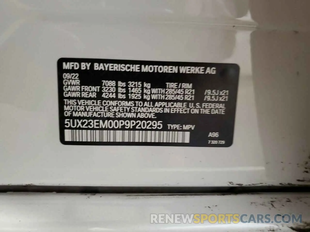 13 Photograph of a damaged car 5UX23EM00P9P20295 BMW X7 2023
