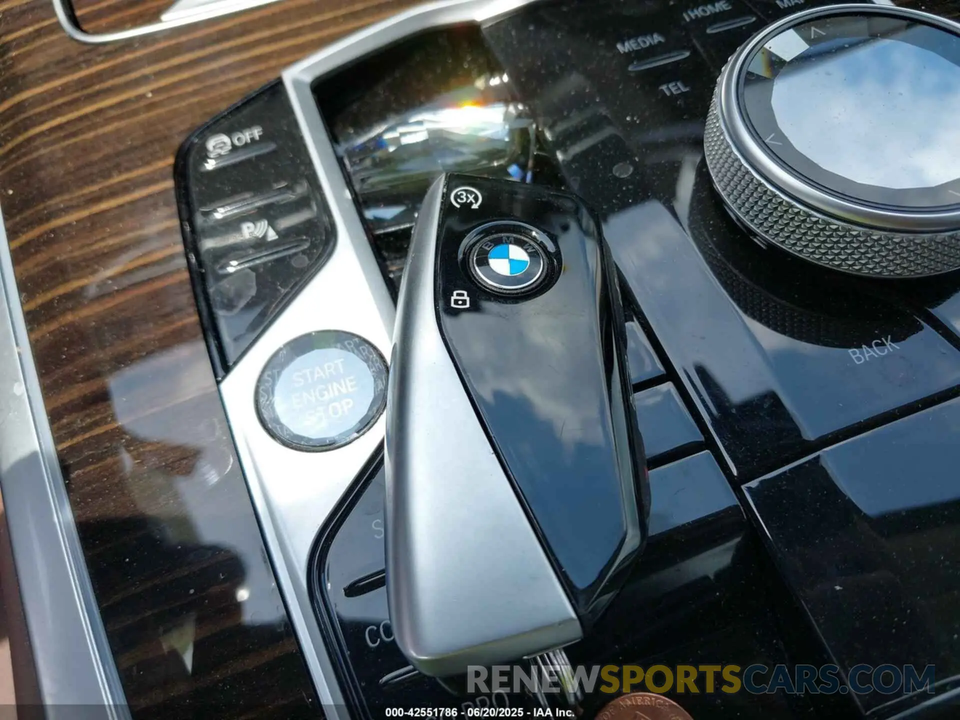 11 Photograph of a damaged car 5UX23EM00P9P21091 BMW X7 2023