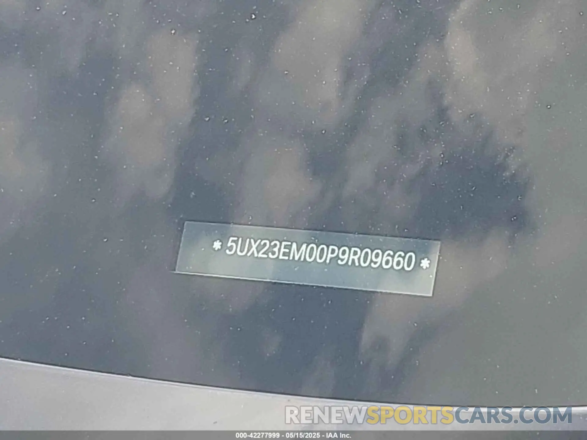 9 Photograph of a damaged car 5UX23EM00P9R09660 BMW X7 2023