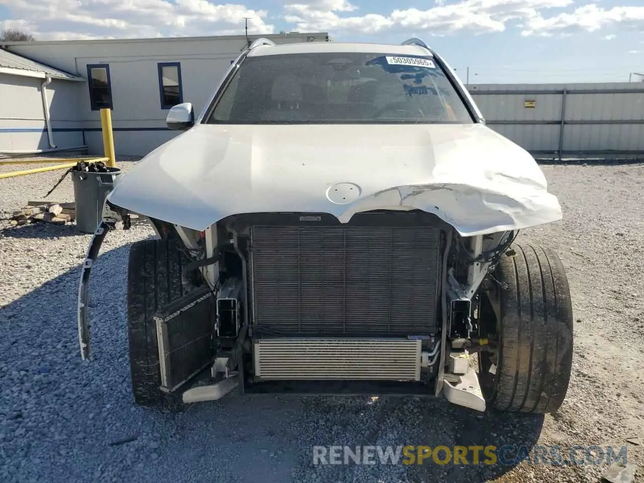 5 Photograph of a damaged car 5UX23EM00P9R40276 BMW X7 2023