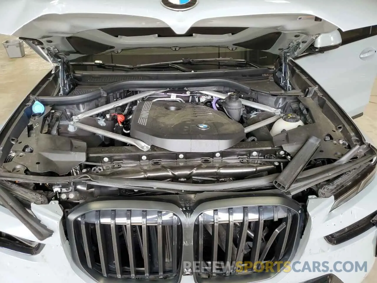 12 Photograph of a damaged car 5UX23EM01P9R78454 BMW X7 2023