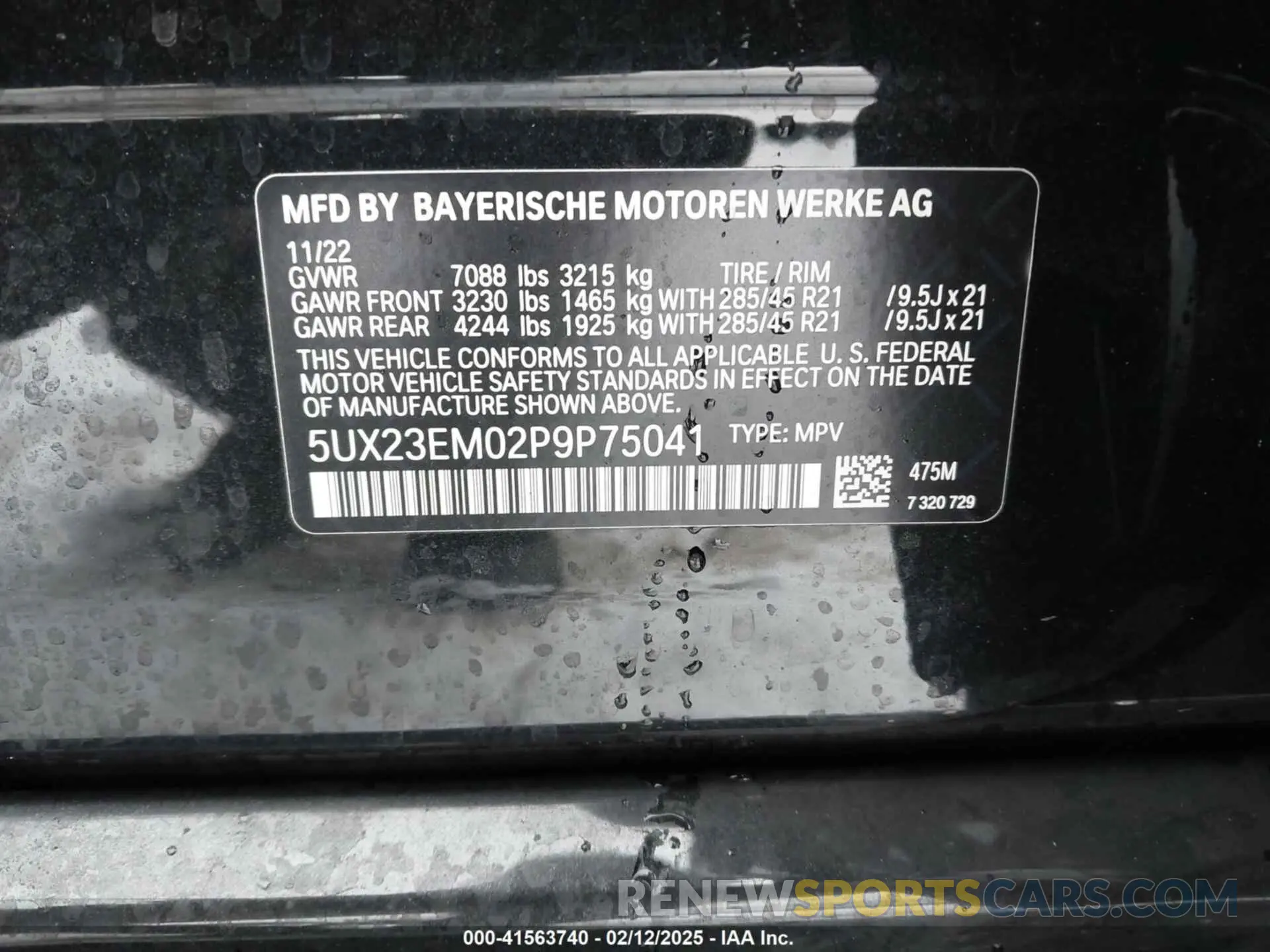 9 Photograph of a damaged car 5UX23EM02P9P75041 BMW X7 2023