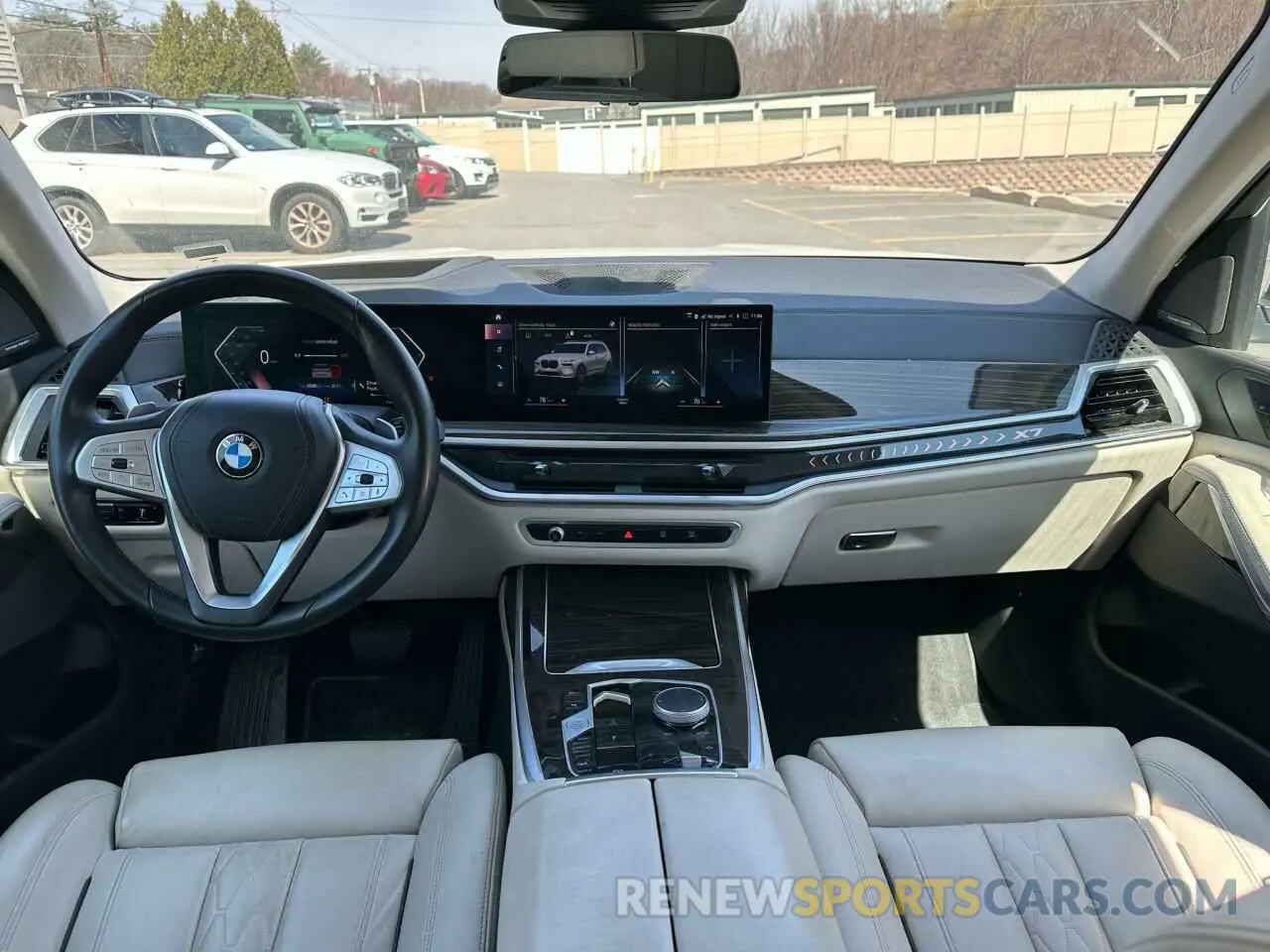 7 Photograph of a damaged car 5UX23EM03P9P67515 BMW X7 2023