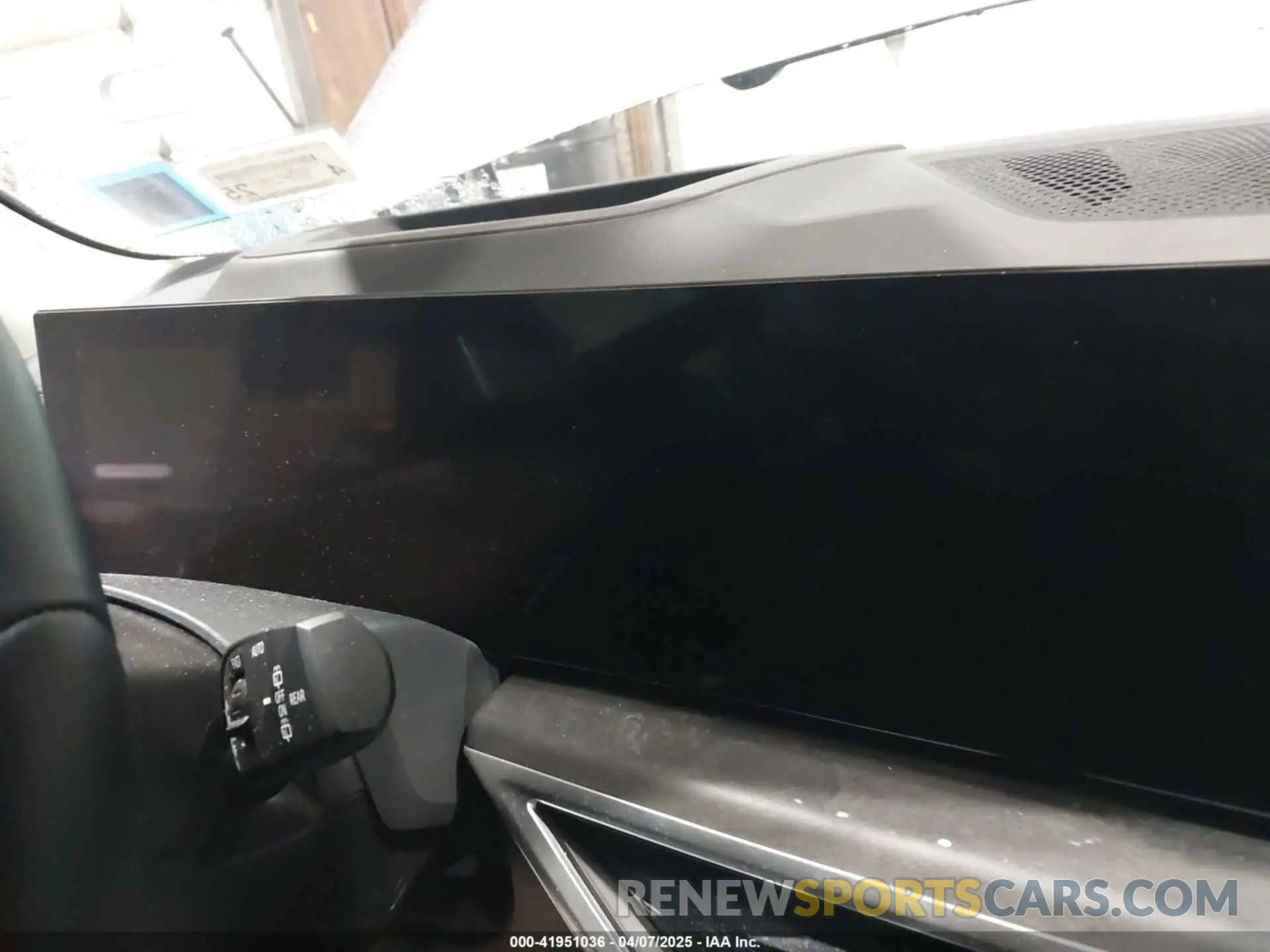 7 Photograph of a damaged car 5UX23EM06P9R39875 BMW X7 2023