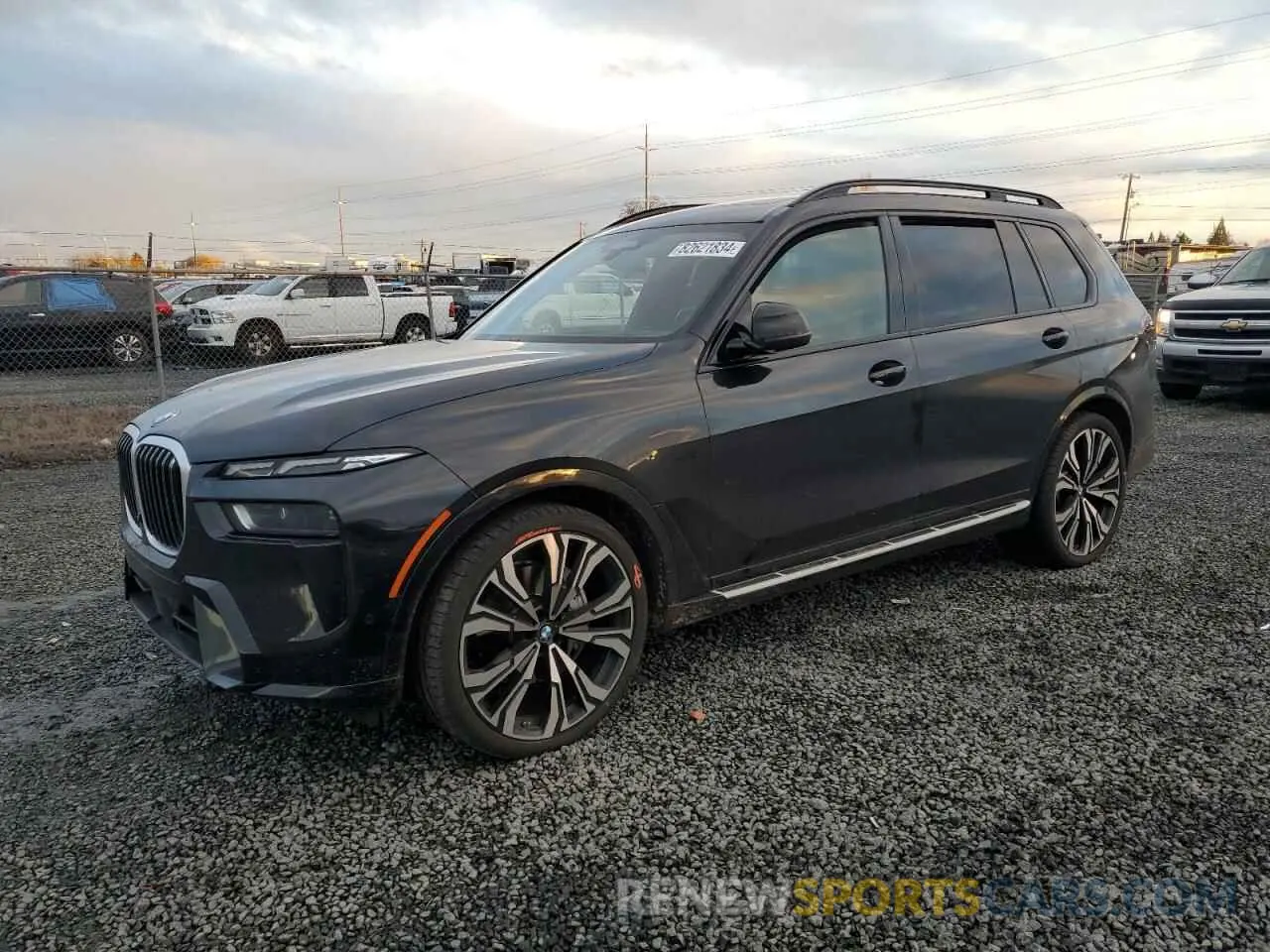 1 Photograph of a damaged car 5UX23EM06P9R86744 BMW X7 2023