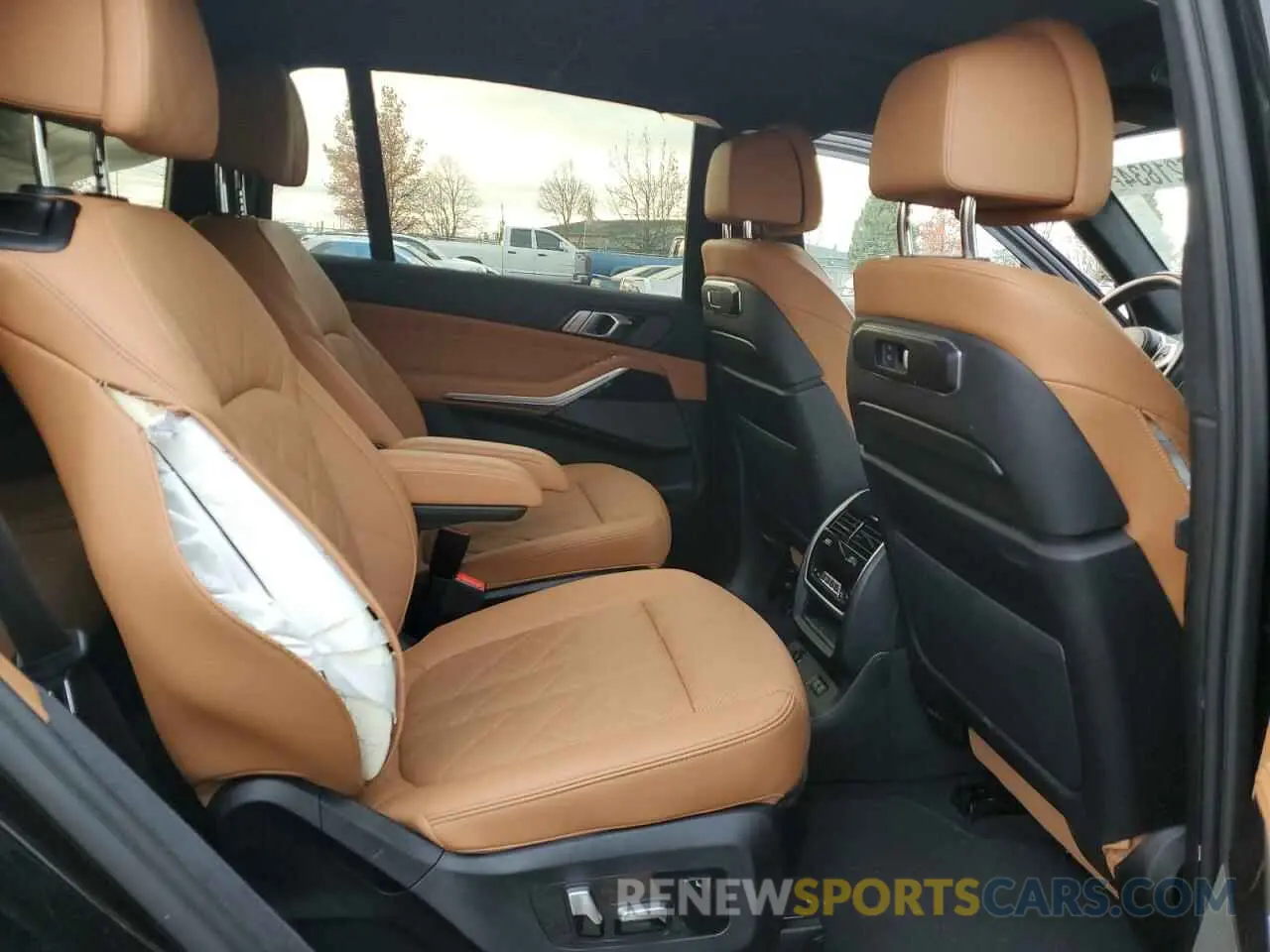 11 Photograph of a damaged car 5UX23EM06P9R86744 BMW X7 2023
