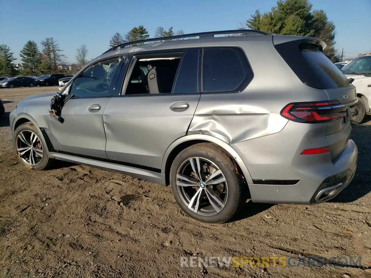 2 Photograph of a damaged car 5UX23EM07P9M76127 BMW X7 2023