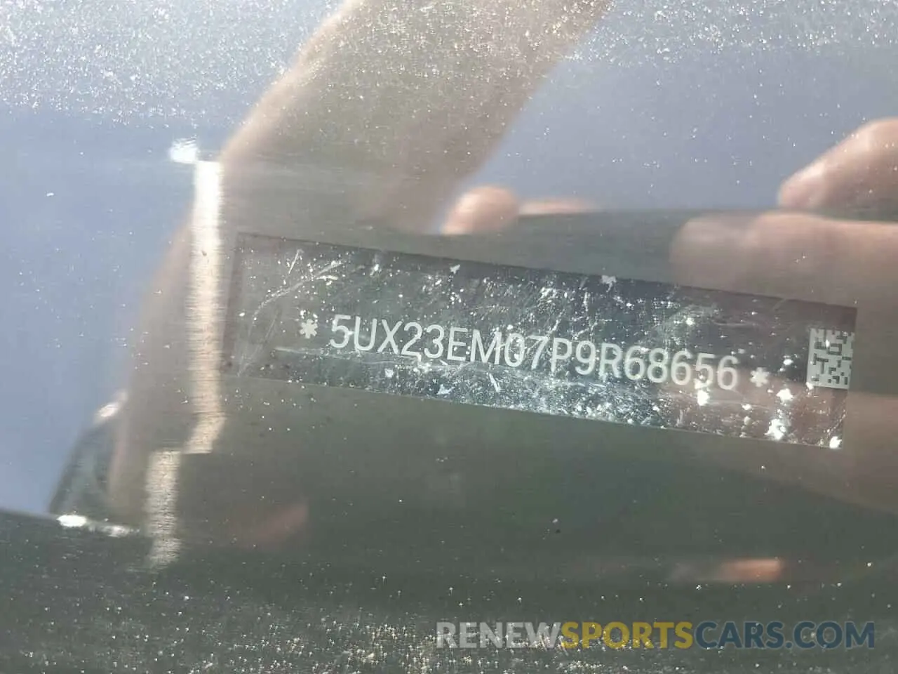 12 Photograph of a damaged car 5UX23EM07P9R68656 BMW X7 2023