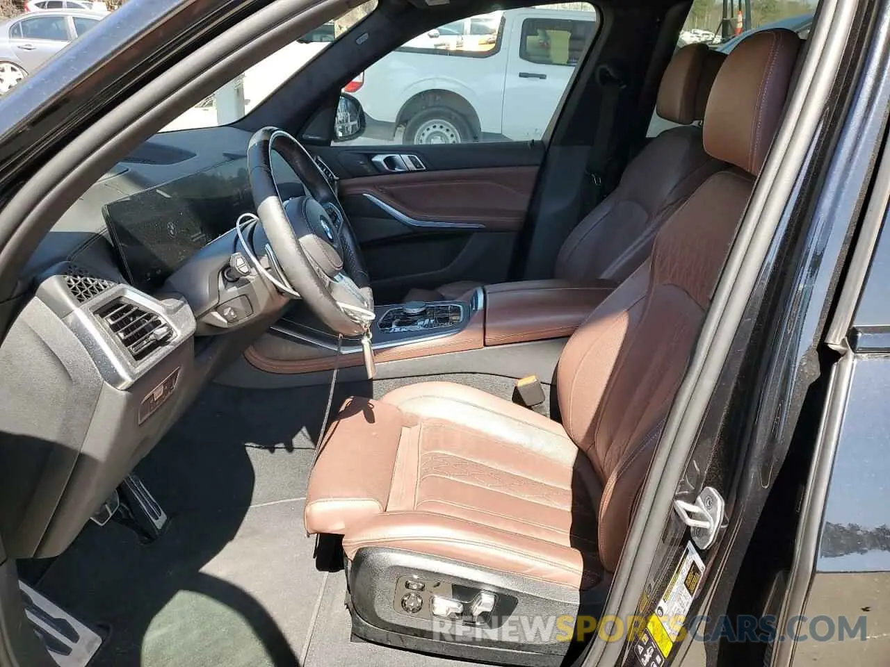 7 Photograph of a damaged car 5UX23EM07P9R68656 BMW X7 2023