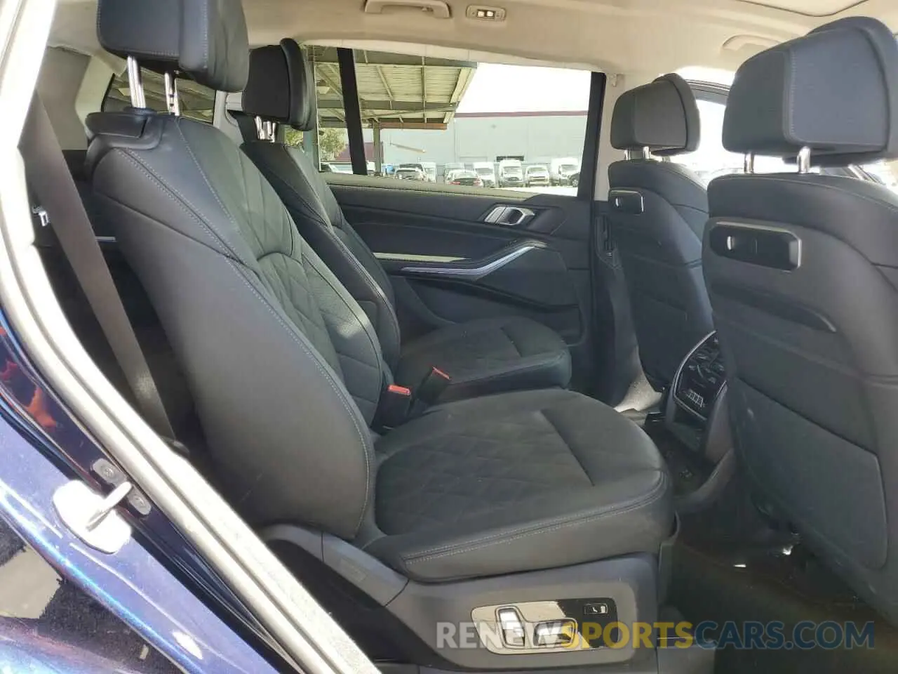 11 Photograph of a damaged car 5UX23EM08P9N44631 BMW X7 2023