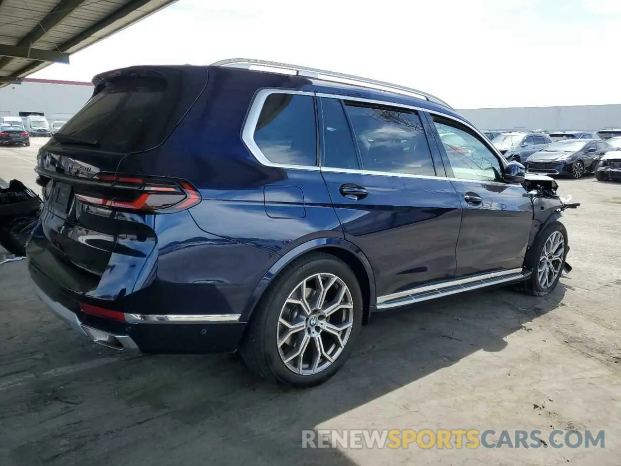 3 Photograph of a damaged car 5UX23EM08P9N44631 BMW X7 2023