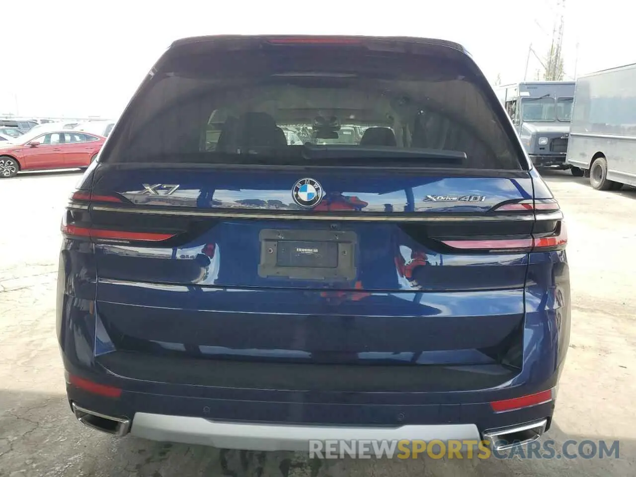 6 Photograph of a damaged car 5UX23EM08P9N44631 BMW X7 2023