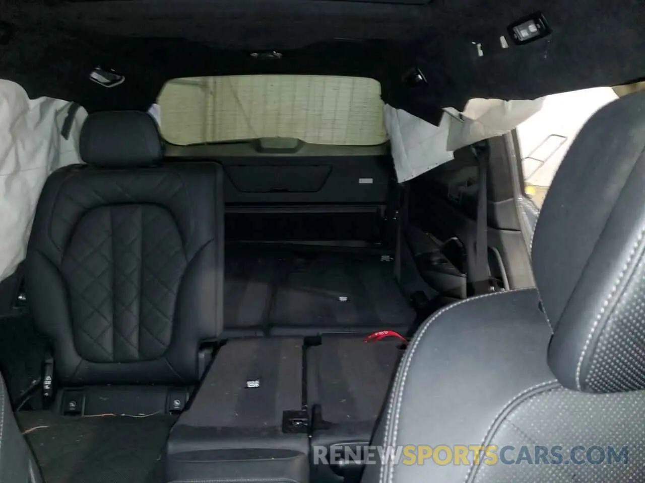10 Photograph of a damaged car 5UX23EM08P9P47759 BMW X7 2023