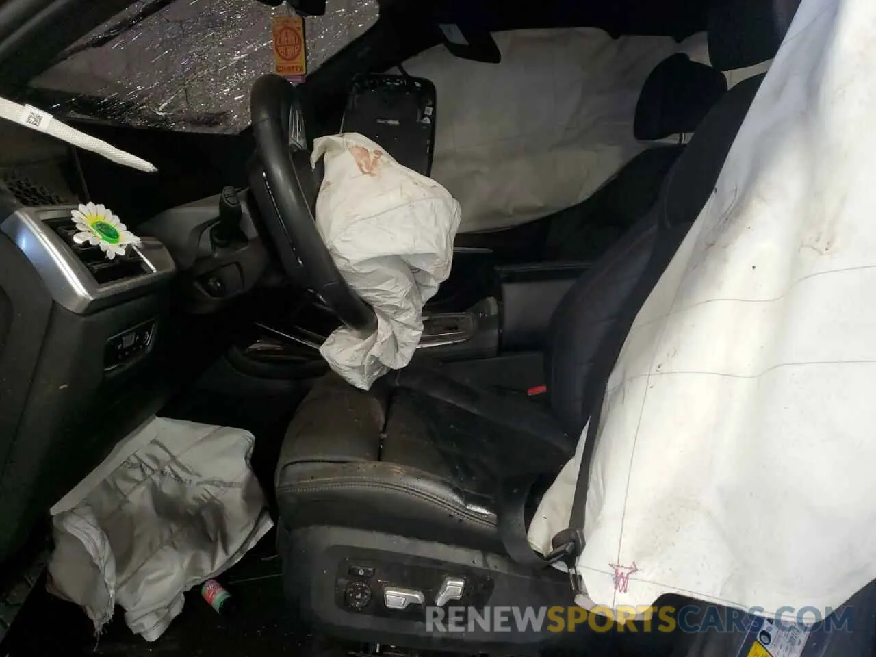7 Photograph of a damaged car 5UX23EM08P9P47759 BMW X7 2023