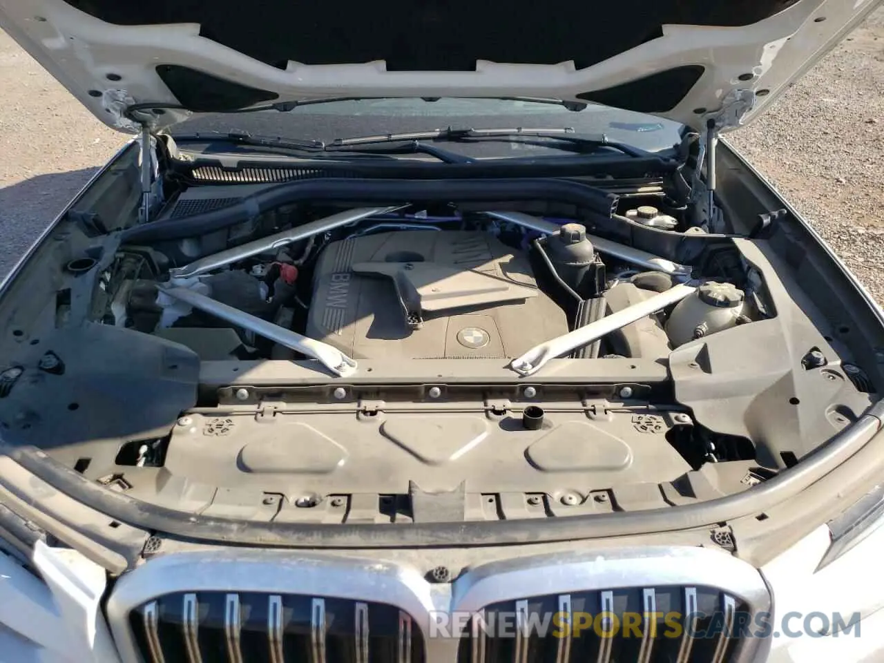 13 Photograph of a damaged car 5UX23EM09P9P28850 BMW X7 2023
