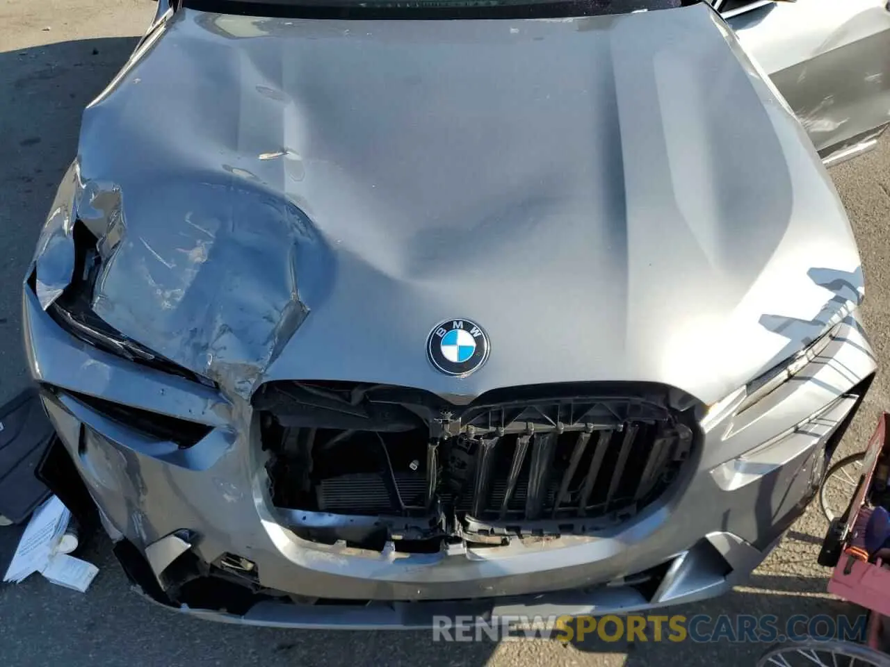 12 Photograph of a damaged car 5UX23EM09P9P75280 BMW X7 2023