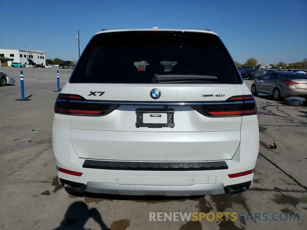 6 Photograph of a damaged car 5UX23EM09P9R20317 BMW X7 2023