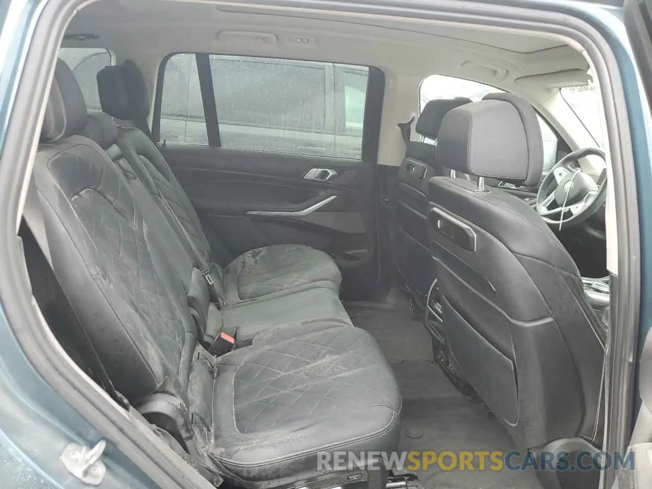 11 Photograph of a damaged car 5UX23EM0XP9P25410 BMW X7 2023