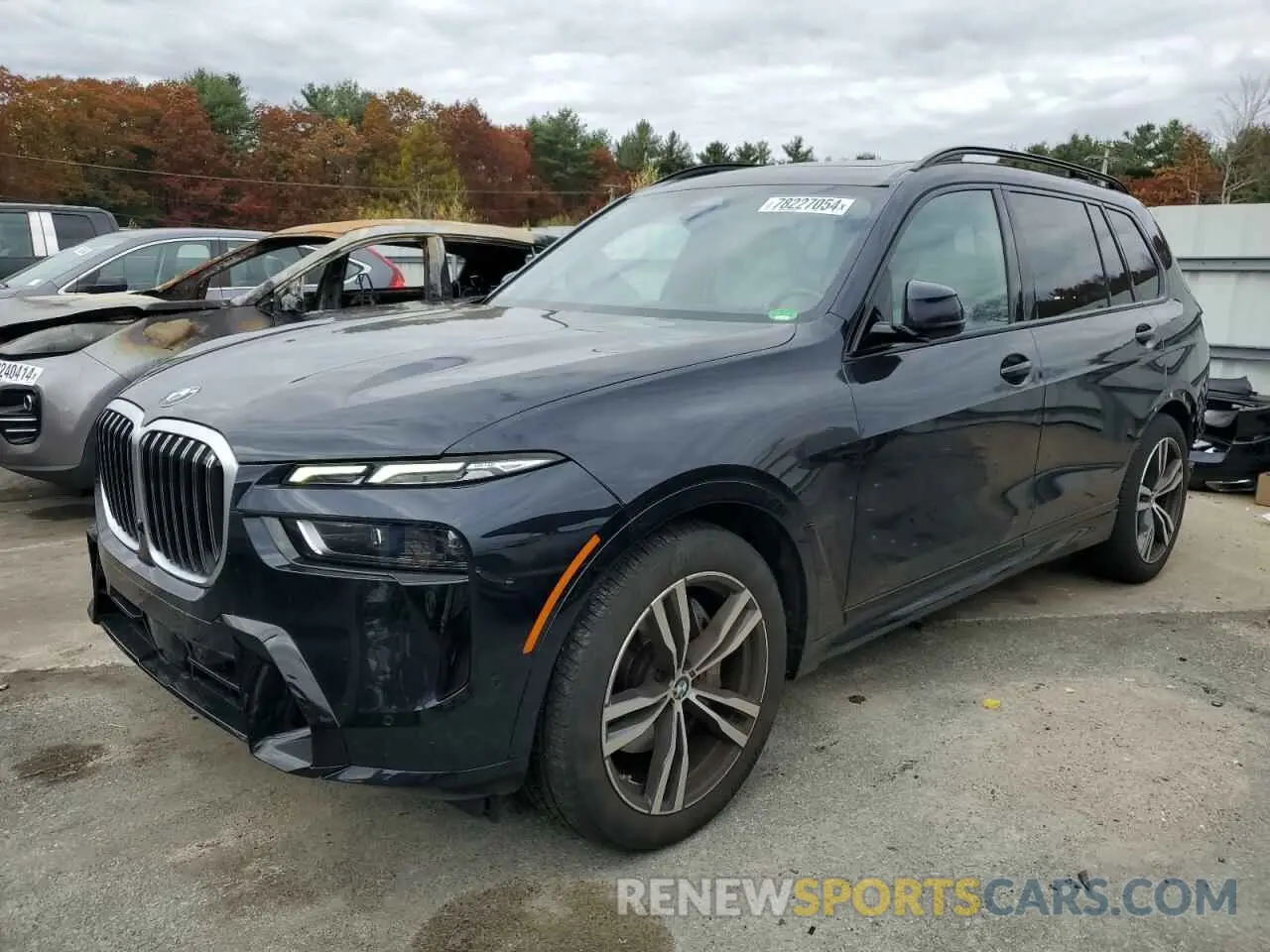 1 Photograph of a damaged car 5UX23EM0XP9P93593 BMW X7 2023
