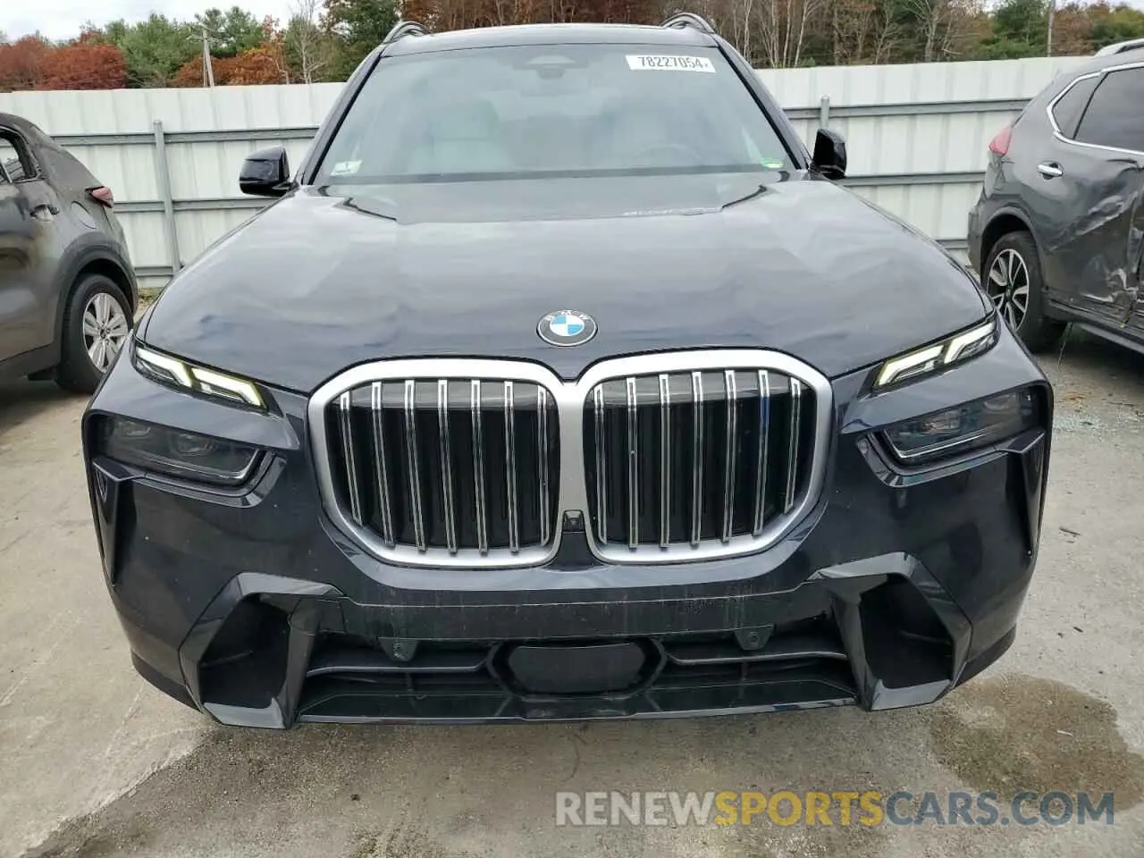 5 Photograph of a damaged car 5UX23EM0XP9P93593 BMW X7 2023