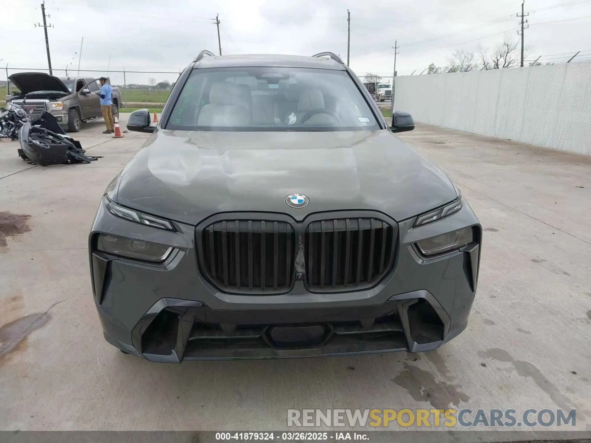 12 Photograph of a damaged car 5UX23EM0XP9R39846 BMW X7 2023