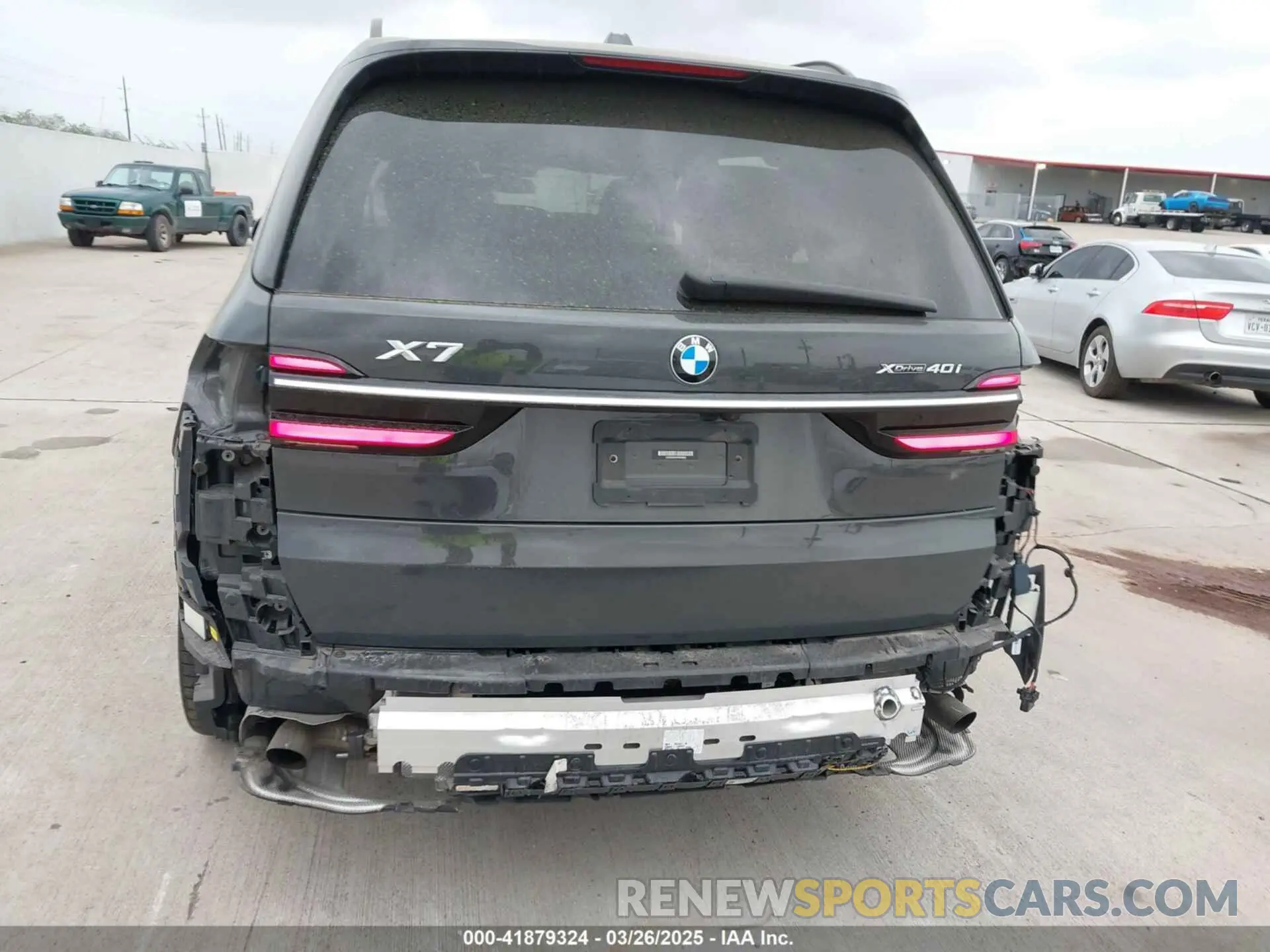 16 Photograph of a damaged car 5UX23EM0XP9R39846 BMW X7 2023