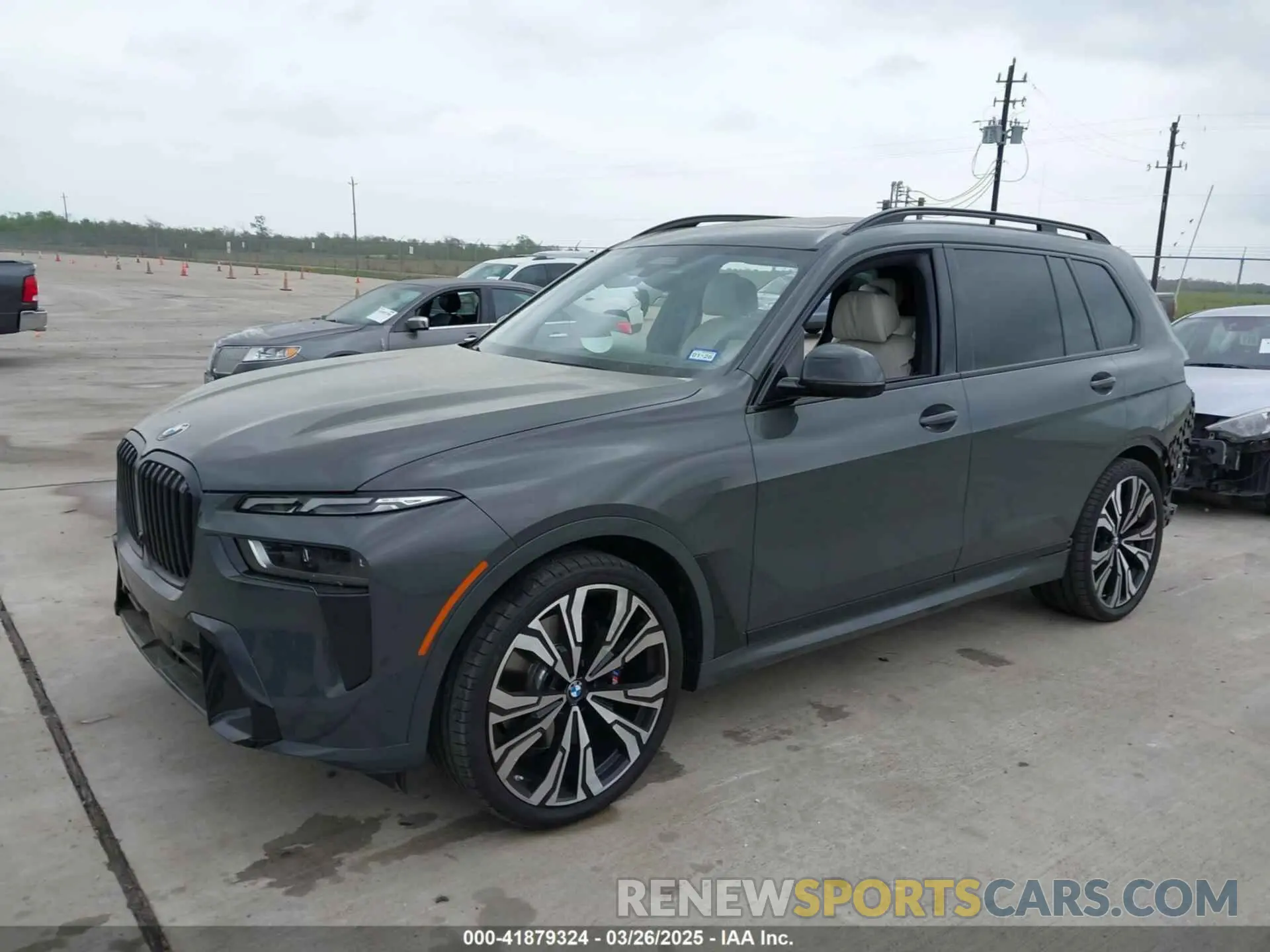 2 Photograph of a damaged car 5UX23EM0XP9R39846 BMW X7 2023