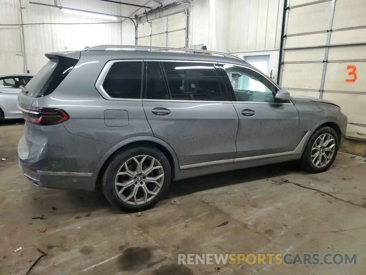 3 Photograph of a damaged car 5UX23EM0XP9S05269 BMW X7 2023