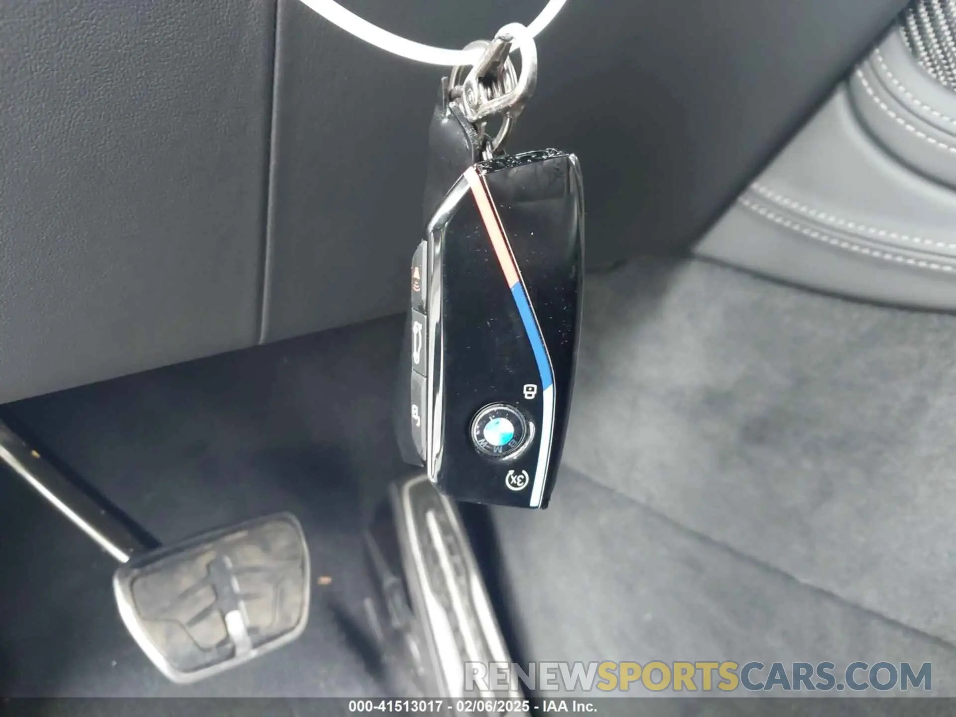 11 Photograph of a damaged car 5UX33EM00P9R04608 BMW X7 2023