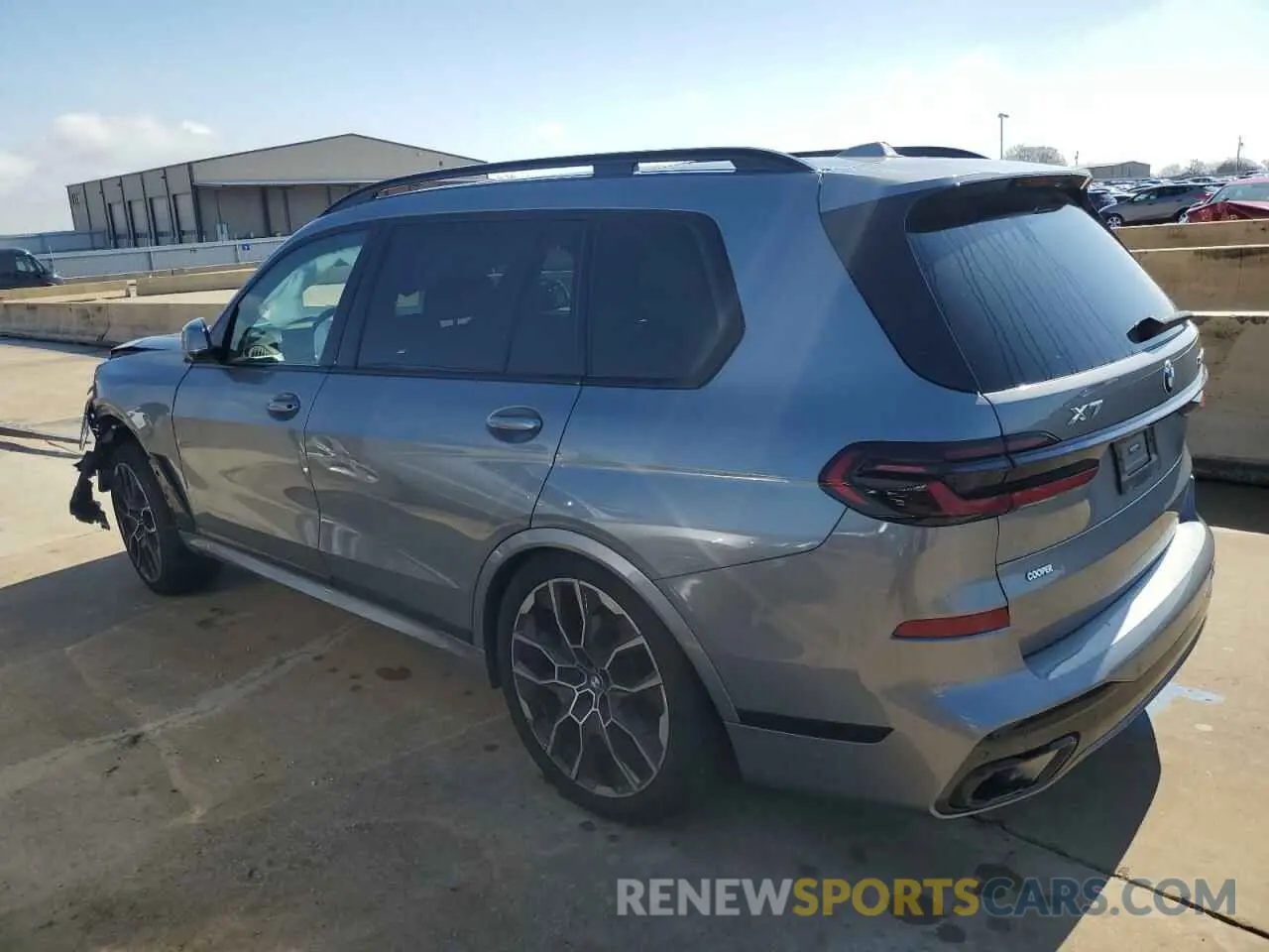 2 Photograph of a damaged car 5UX23EM00R9S28952 BMW X7 2024