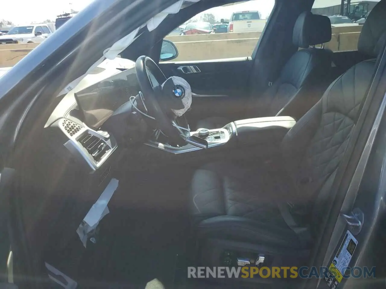 7 Photograph of a damaged car 5UX23EM00R9S28952 BMW X7 2024