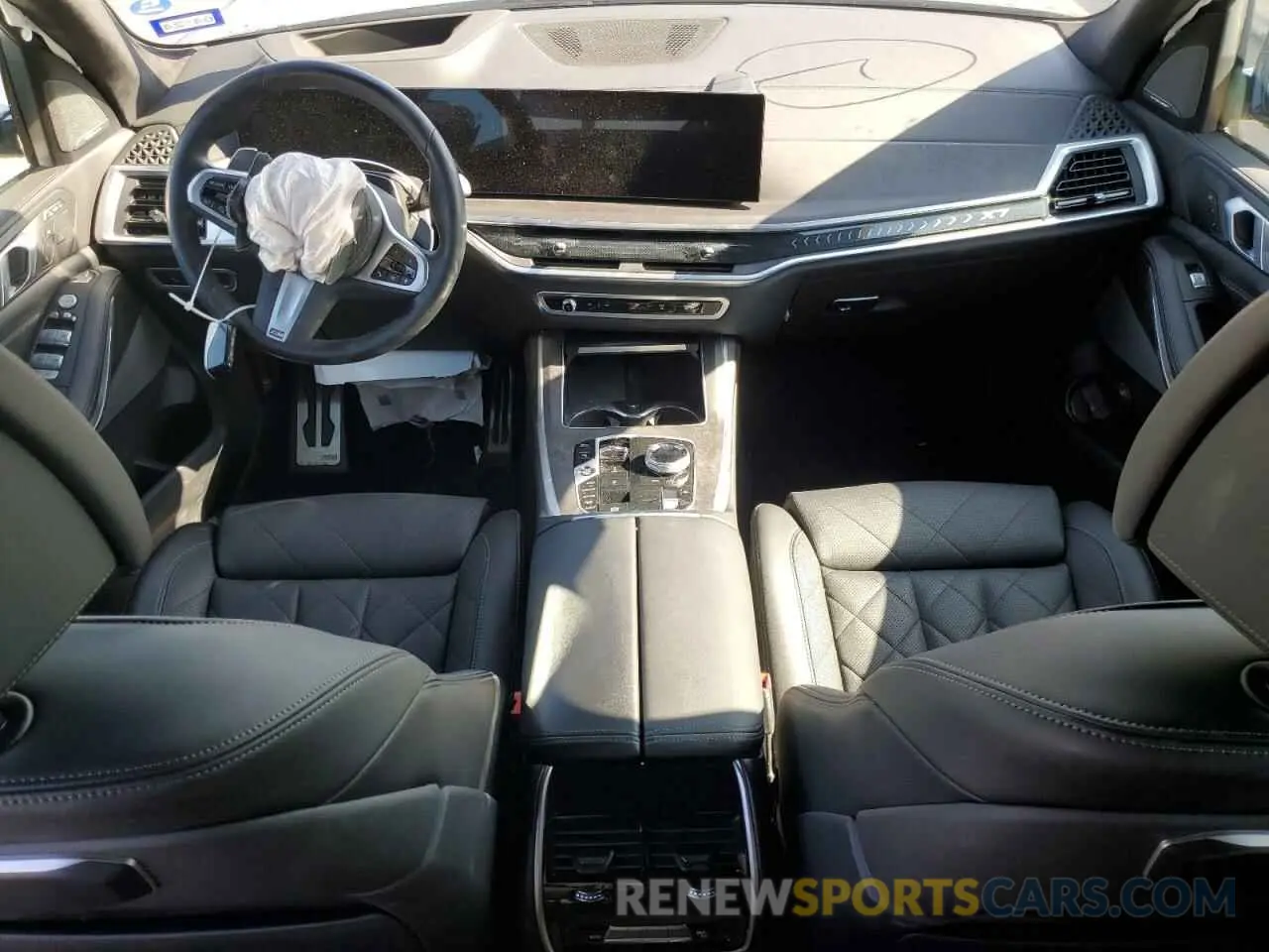 8 Photograph of a damaged car 5UX23EM00R9S28952 BMW X7 2024