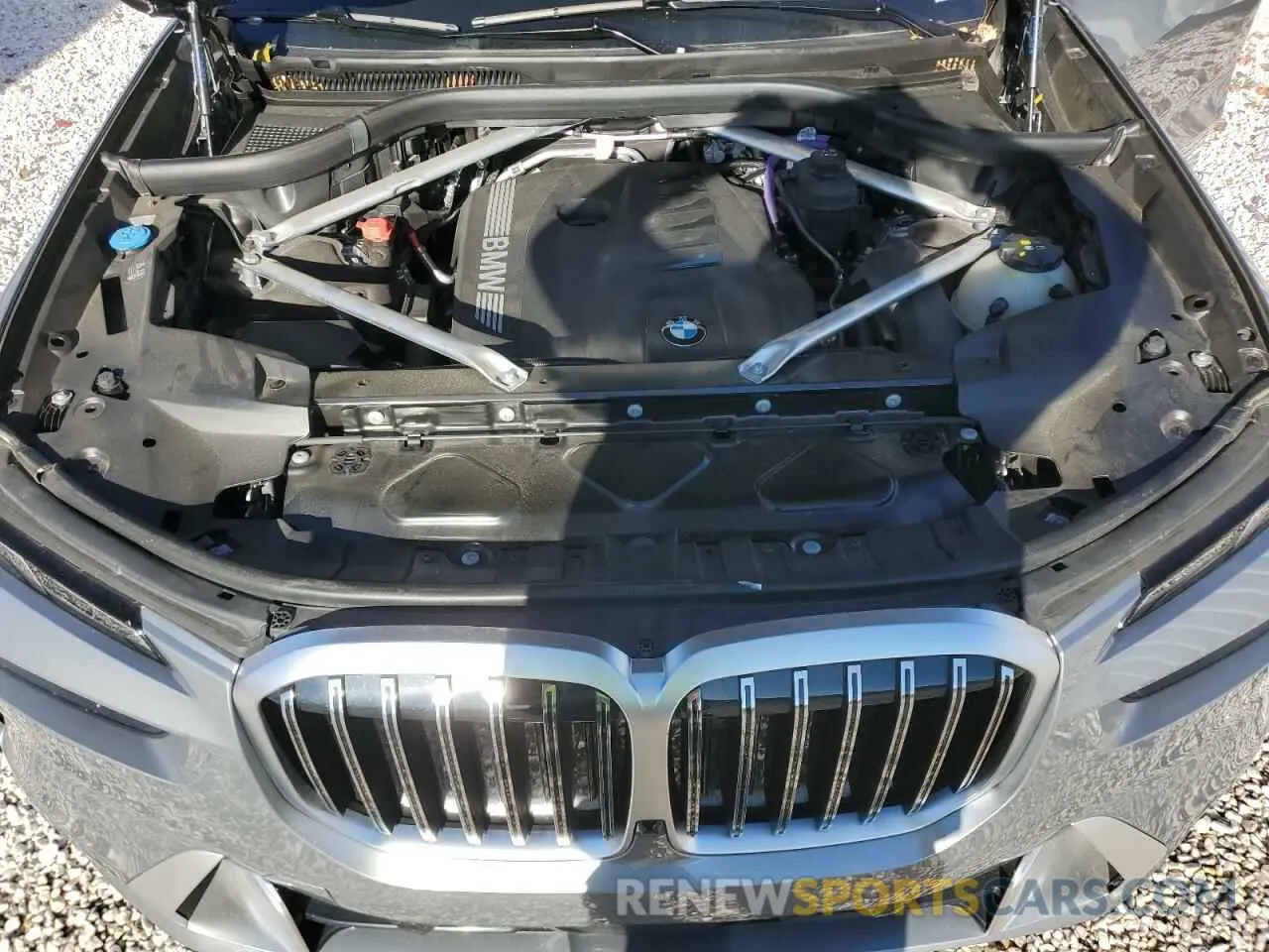 12 Photograph of a damaged car 5UX23EM00R9V88609 BMW X7 2024